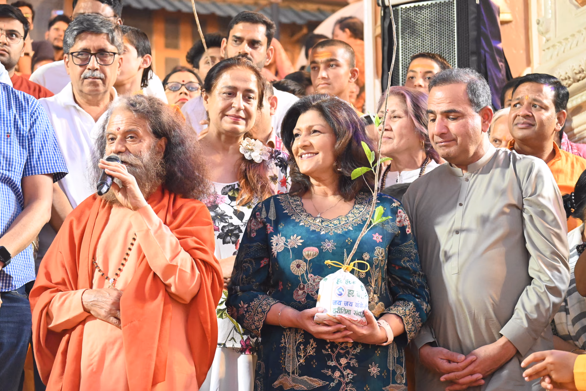 Nina Tangri Ganga Aarti Rishikesh