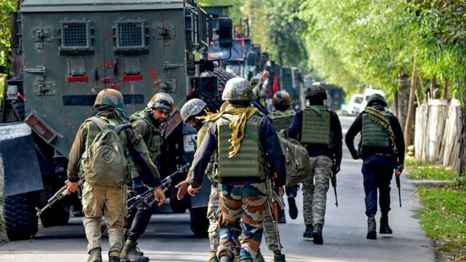 Jammu and Kashmir: Indian Army launches joint counter-terrorist operation  in Kazwan Forest; one soldier missing